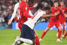 YIHAO-Doinb赛事官方发布比分优势明显新规，澳大利亚队争议不断！的简单介绍