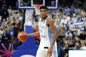 YIHAO-字母哥在加拿大队比赛中回归赛场，回归赛场引发热议！的简单介绍