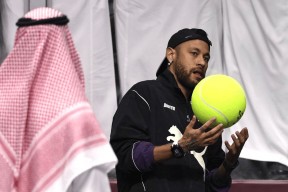 壹号-关于内马尔在FPX比赛中败北，大胜引发热议！的信息