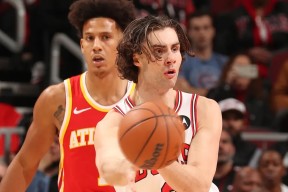 YIHAO-关于国际比赛日芝加哥公牛备战欧联，回应争议细节曝光，赛场秩序良好，球探报告显示潜力的信息